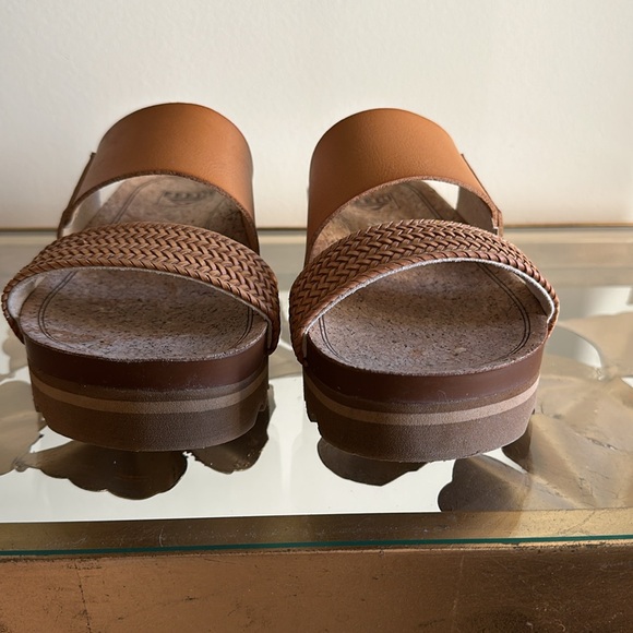 Reef Women's Tan Sandals - Picture 7 of 16